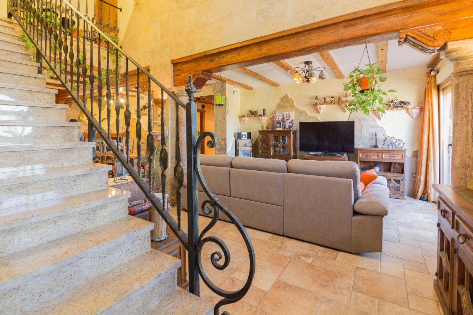 8 Bed, 4 Bath, HouseFor Sale, Redovan, Alicante 8 Bed, 4 Bath, HouseFor Sale, Redovan, Alicante