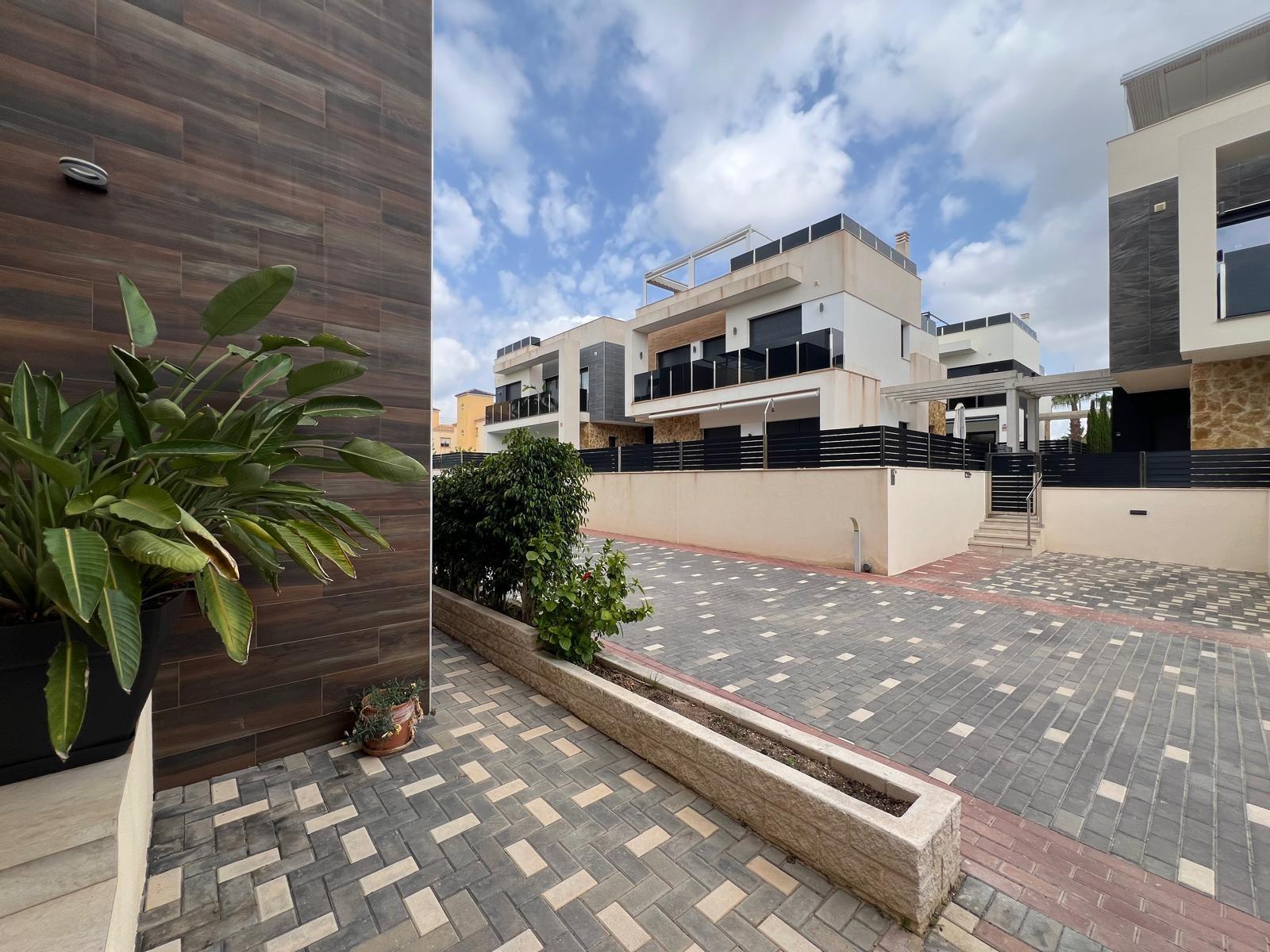 3 Bed, 3 Bath, HouseFor Sale, Orihuela Costa, Alicante