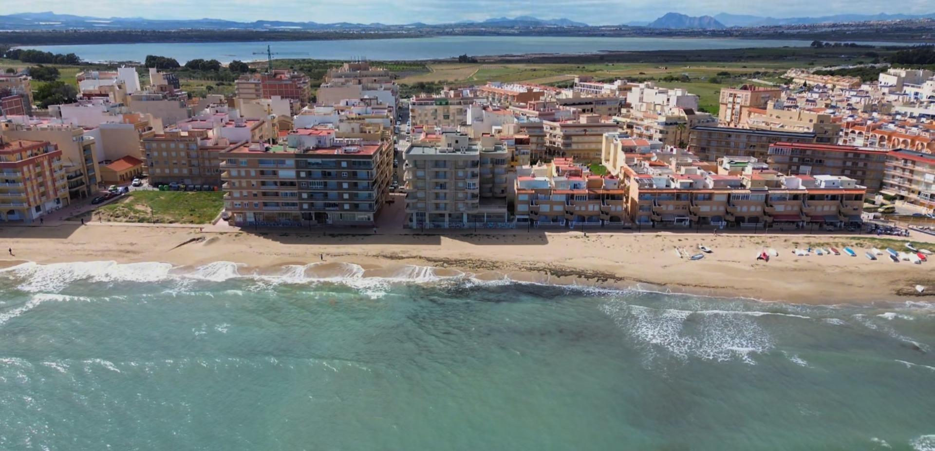 3 Bed, 1 Bath, ApartmentFor Sale, Torrevieja, Alicante