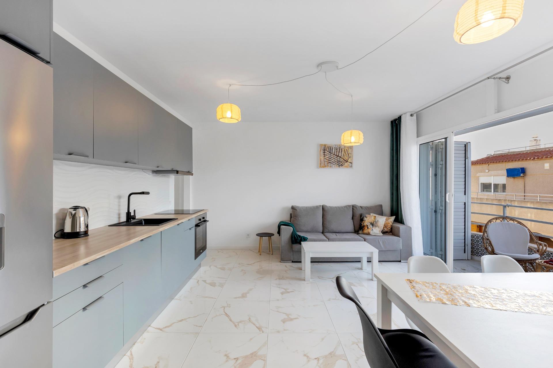 3 Bed, 1 Bath, ApartmentFor Sale, Torrevieja, Alicante