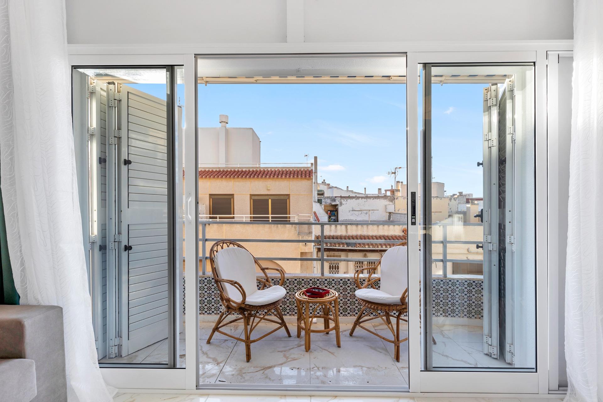 3 Bed, 1 Bath, ApartmentFor Sale, Torrevieja, Alicante
