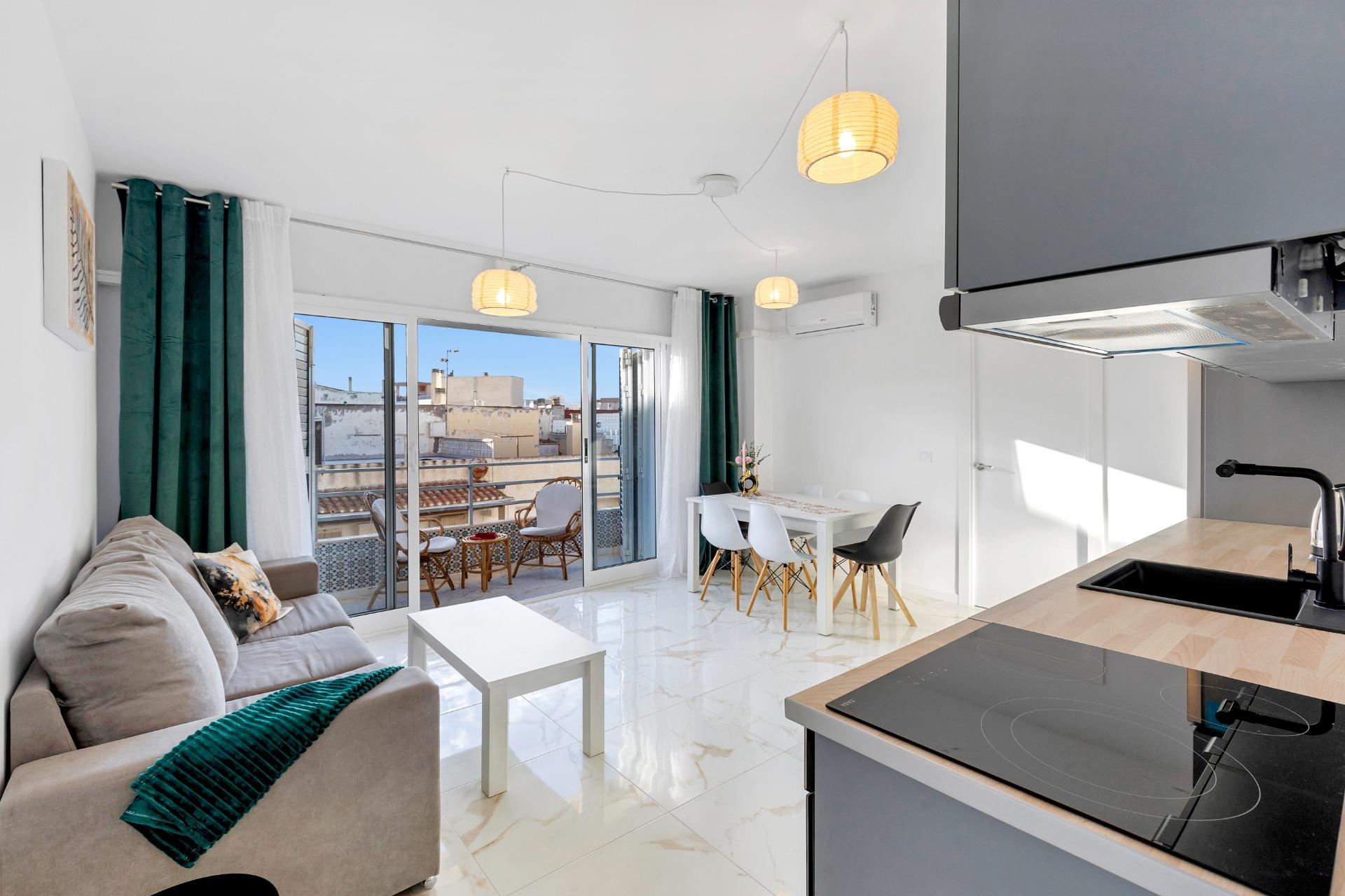3 Bed, 1 Bath, ApartmentFor Sale, Torrevieja, Alicante