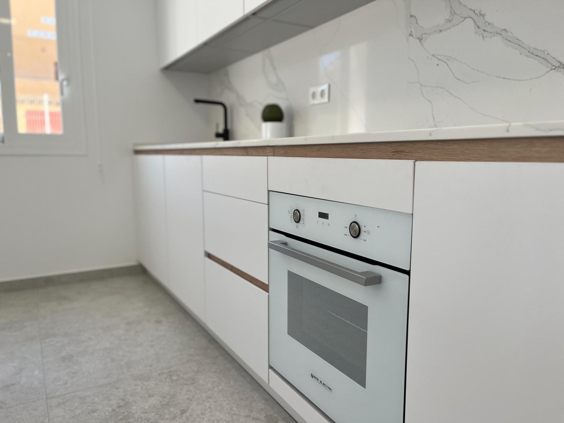 3 Bed, 2 Bath, ApartmentFor Sale, Torrevieja, Alicante