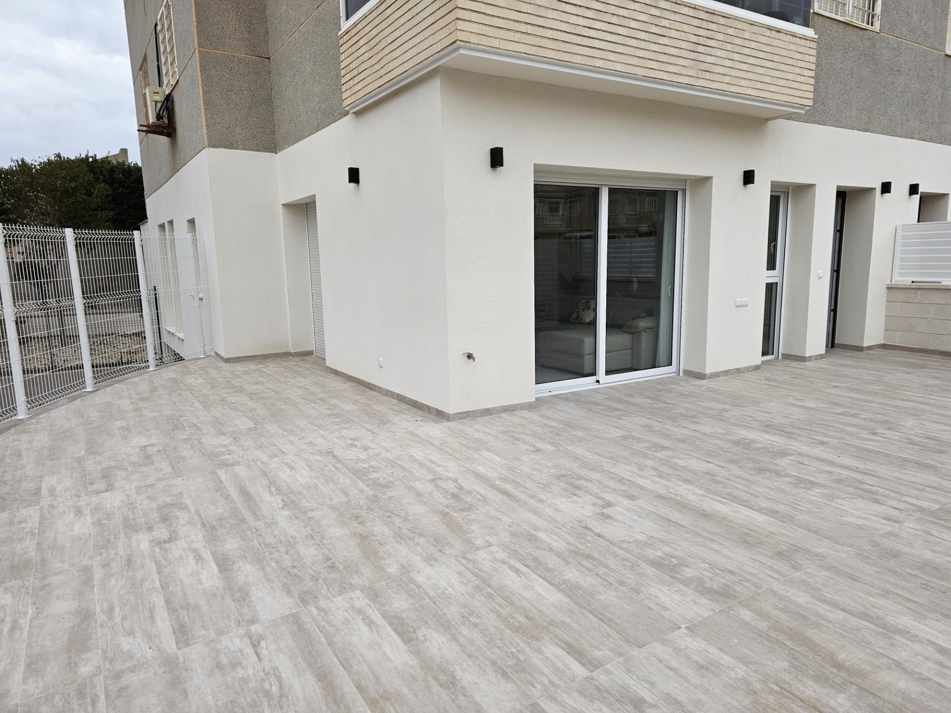 3 Bed, 2 Bath, ApartmentFor Sale, Torrevieja, Alicante