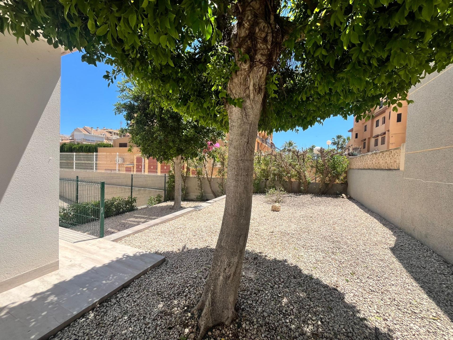 3 Bed, 2 Bath, ApartmentFor Sale, Torrevieja, Alicante