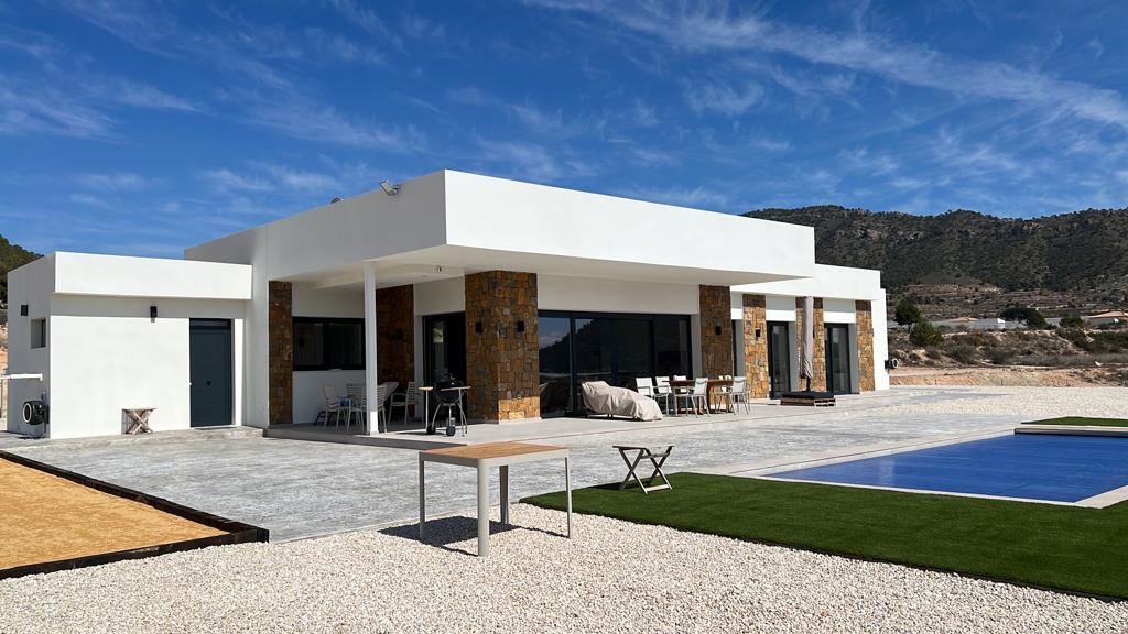 3 Bed, 2 Bath, HouseFor Sale, Pinoso, Alicante