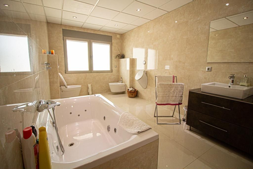 6 Bed, 6 Bath, HouseFor Sale, Alfas del Pi, Alicante