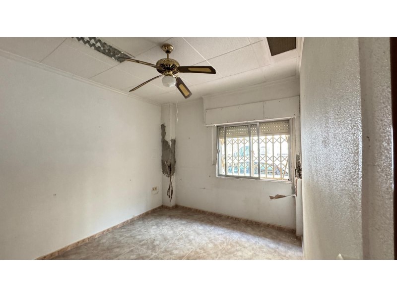 4 Bed, 2 Bath, ApartmentFor Sale, Torrevieja, Alicante