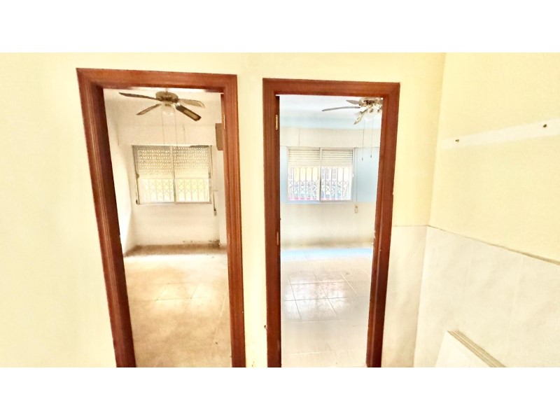 4 Bed, 2 Bath, ApartmentFor Sale, Torrevieja, Alicante