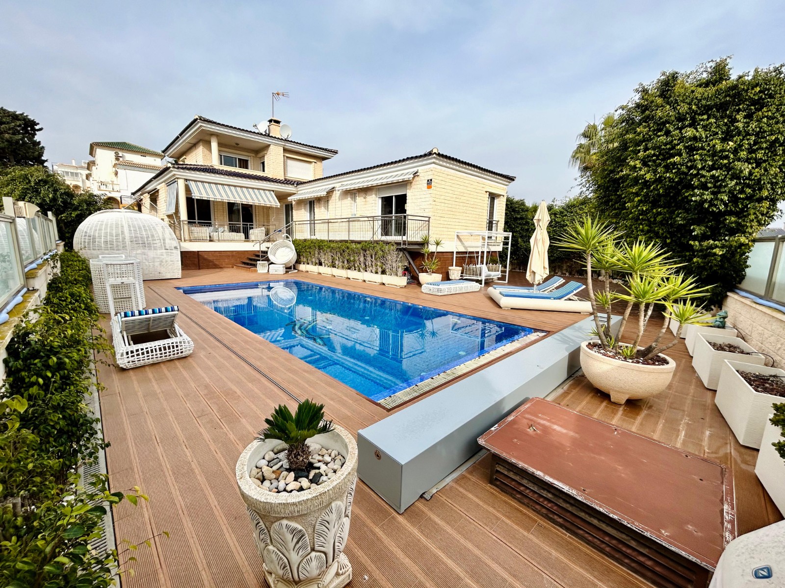 5 Bed, 4 Bath, HouseFor Sale, Torrevieja, Alicante