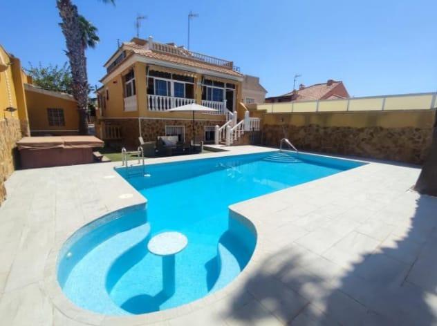 6 Bed, 4 Bath, HouseFor Sale, Torrevieja, Alicante