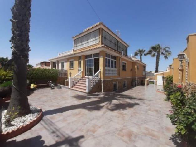 6 Bed, 4 Bath, HouseFor Sale, Torrevieja, Alicante