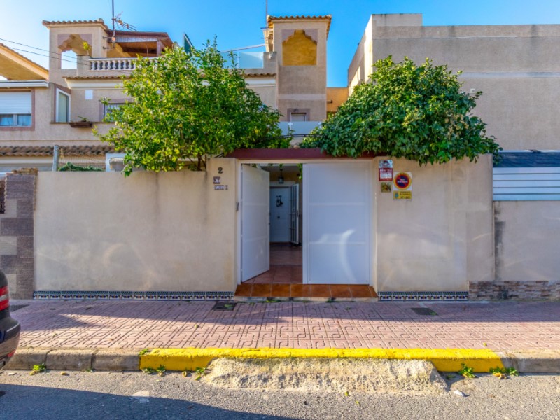 3 Bed, 2 Bath, HouseFor Sale, Torrevieja, Alicante