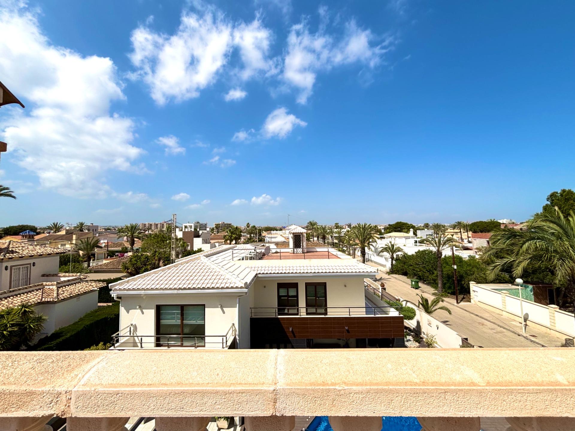 4 Bed, 4 Bath, HouseFor Sale, Cabo Roig, Alicante