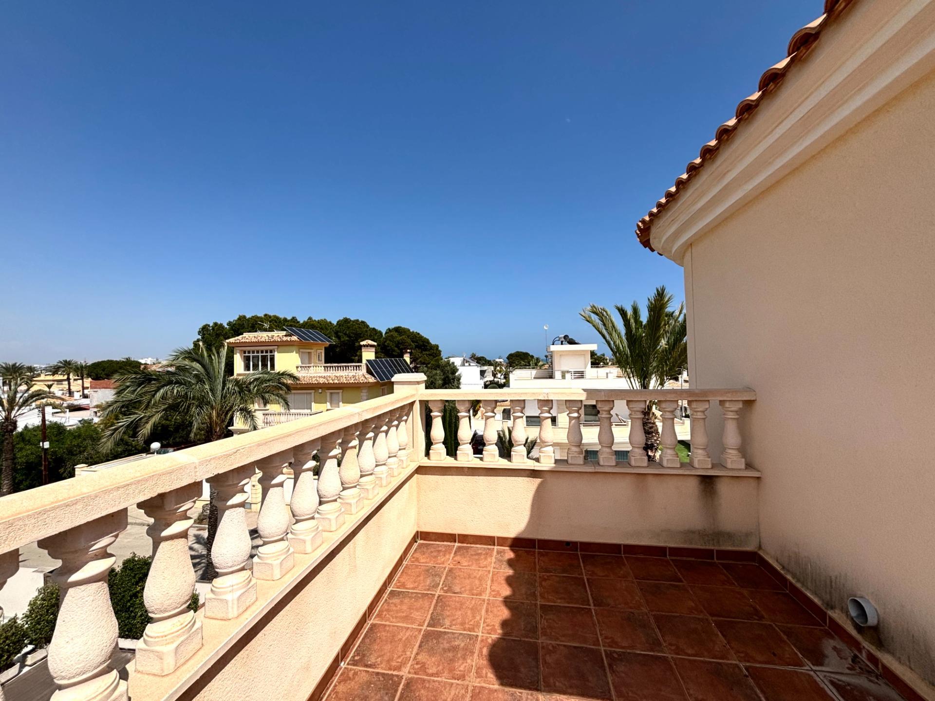 4 Bed, 4 Bath, HouseFor Sale, Cabo Roig, Alicante