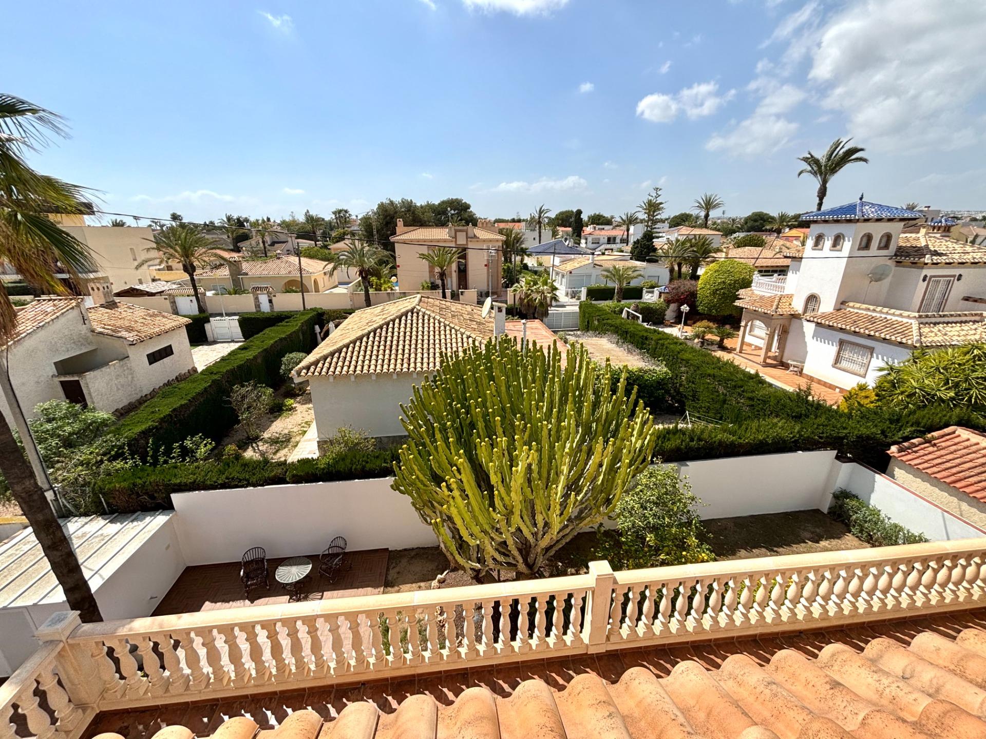 4 Bed, 4 Bath, HouseFor Sale, Cabo Roig, Alicante