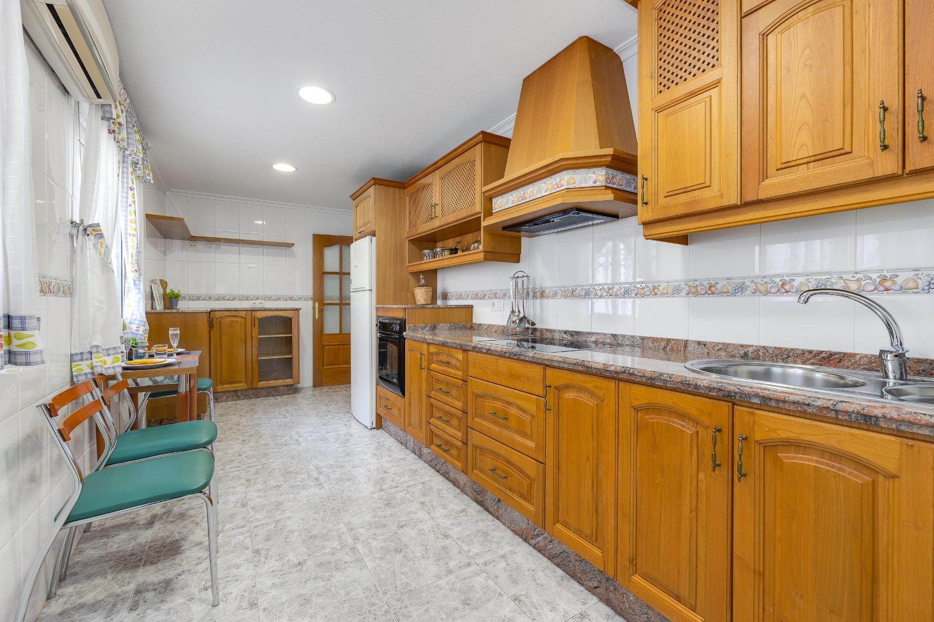 2 Bed, 2 Bath, ApartmentFor Sale, Torrevieja, Alicante