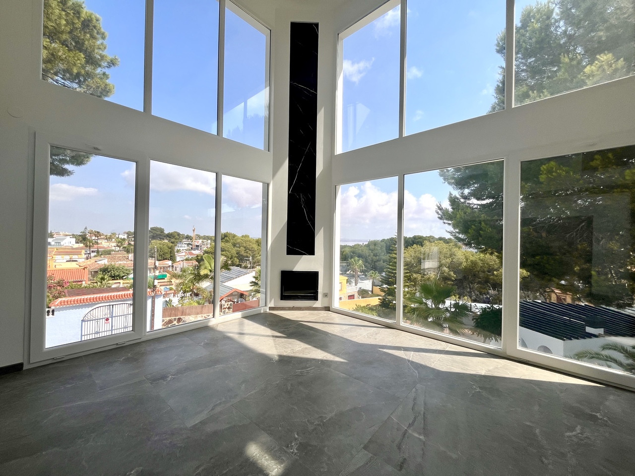 6 Bed, 4 Bath, HouseFor Sale, Los Balcones, Alicante