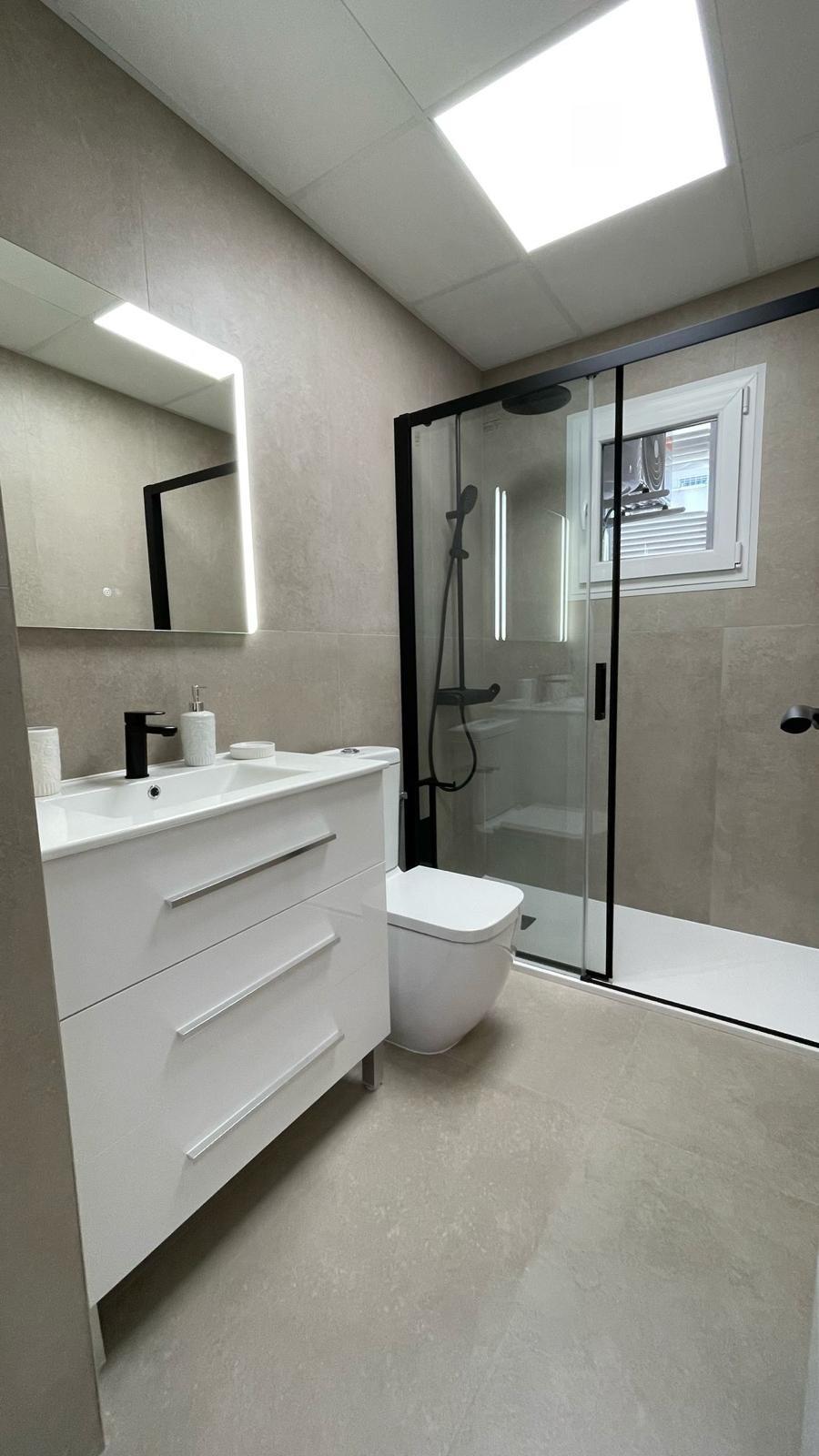 2 Bed, 1 Bath, ApartmentFor Sale, Torrevieja, Alicante