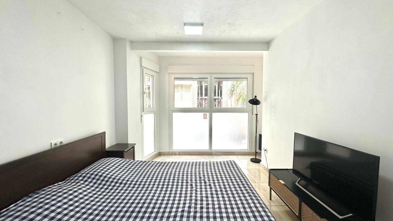 4 Bed, 2 Bath, ApartmentFor Sale, Torrevieja, Alicante