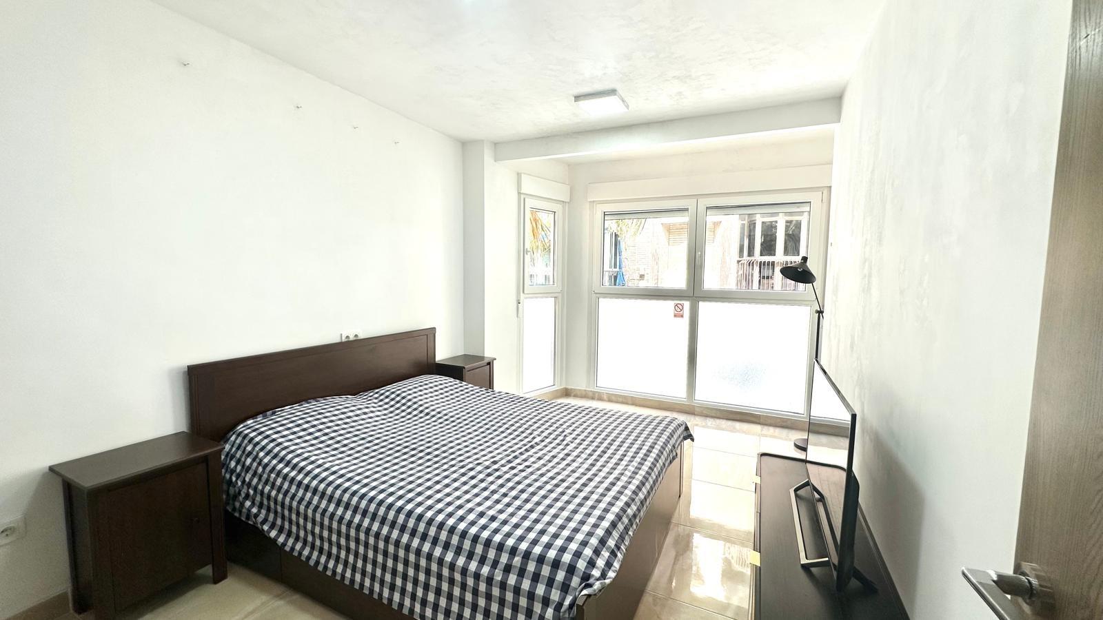 4 Bed, 2 Bath, ApartmentFor Sale, Torrevieja, Alicante