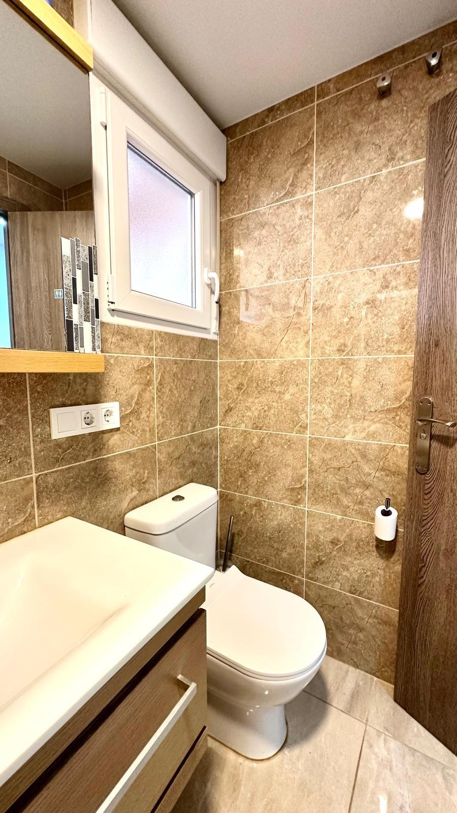 4 Bed, 2 Bath, ApartmentFor Sale, Torrevieja, Alicante