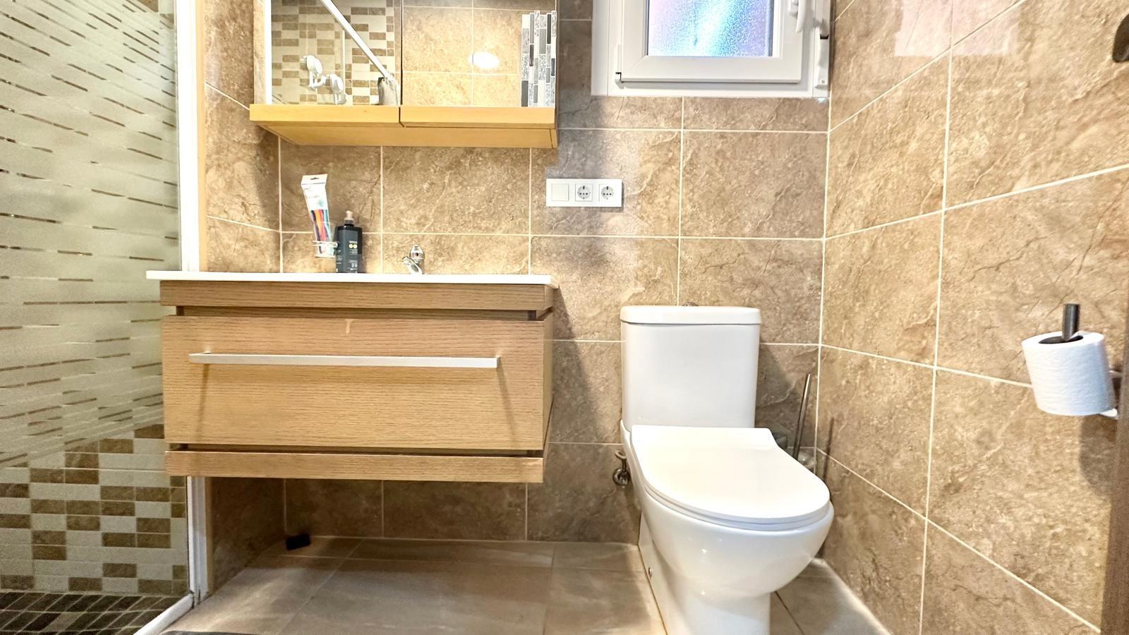 4 Bed, 2 Bath, ApartmentFor Sale, Torrevieja, Alicante