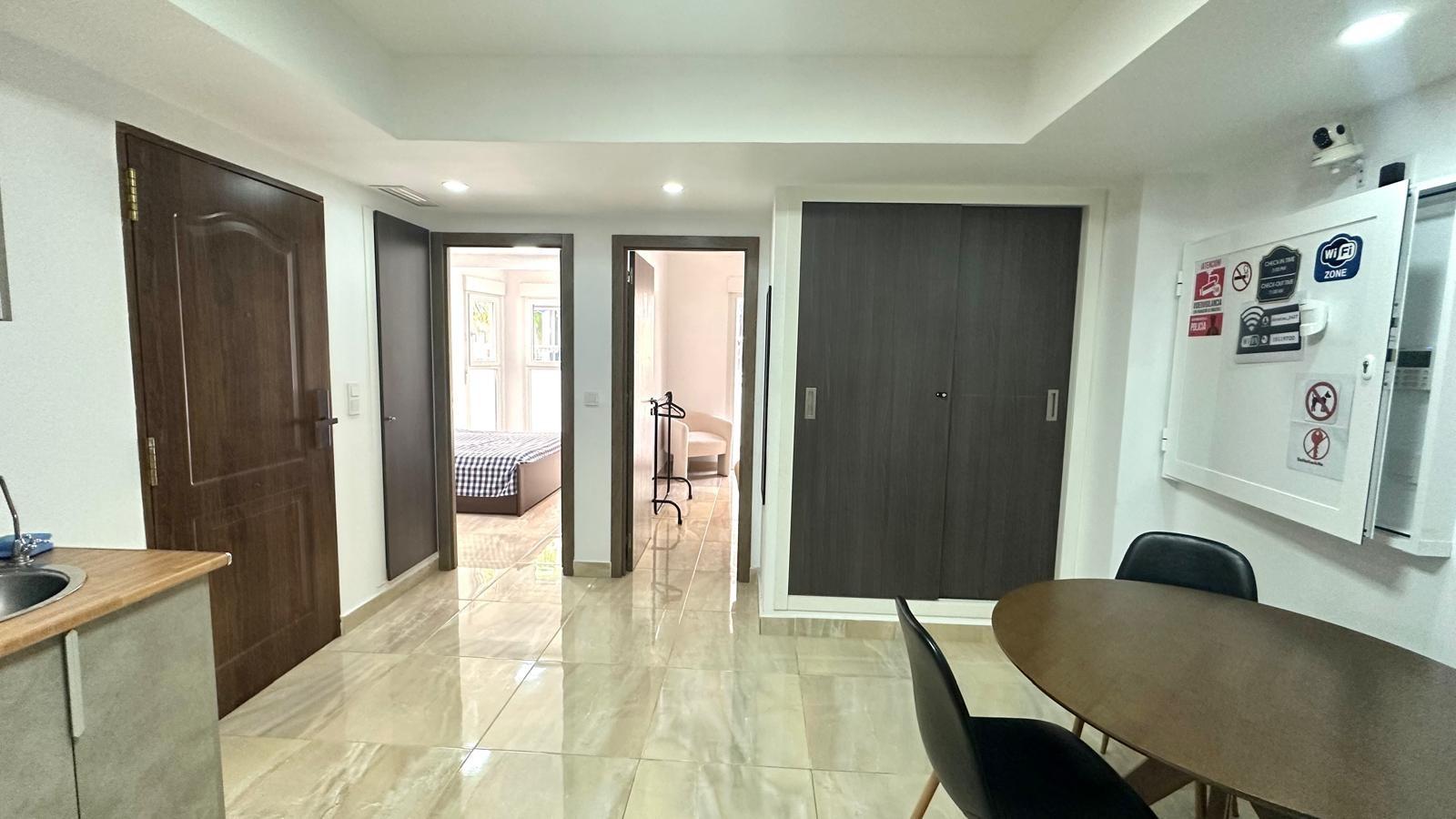 4 Bed, 2 Bath, ApartmentFor Sale, Torrevieja, Alicante