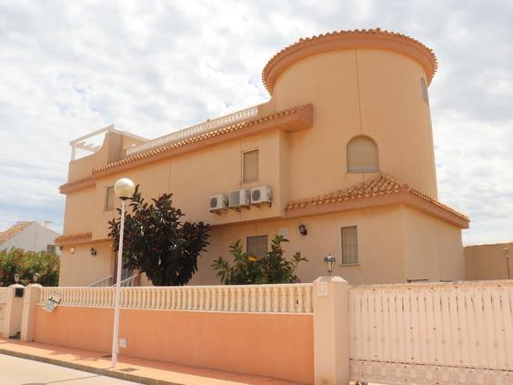 4 Bed, 3 Bath, HouseFor Sale, La Manga Del Mar Menor, Murcia