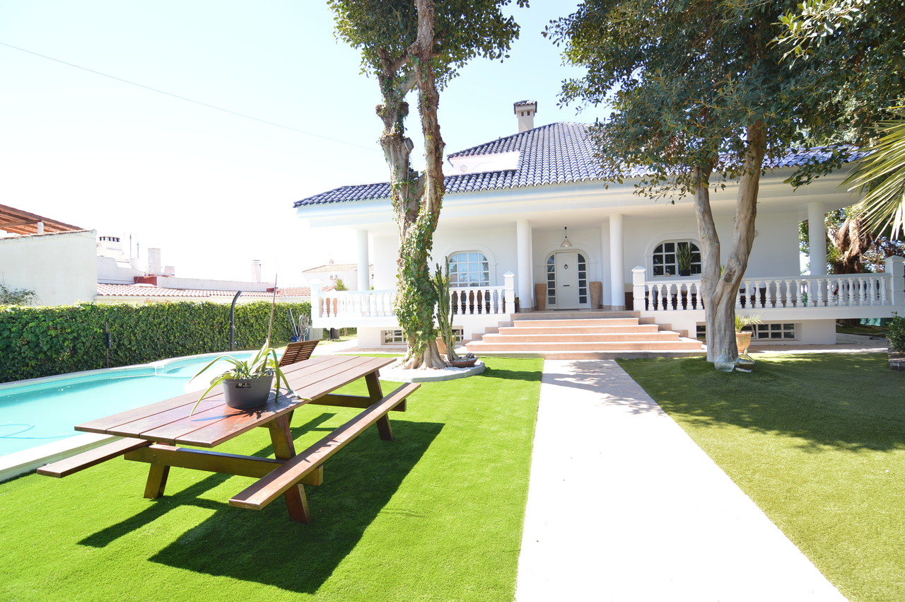 4 Bed, 4 Bath, HouseFor Sale, Torrevieja, Alicante