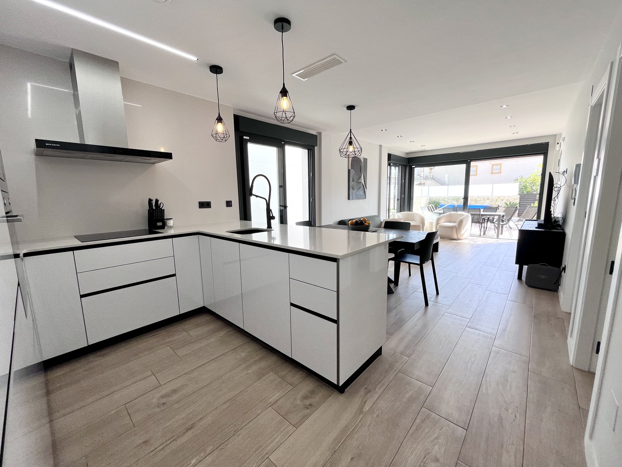 4 Bed, 3 Bath, HouseFor Sale, Playa Flamenca, Alicante