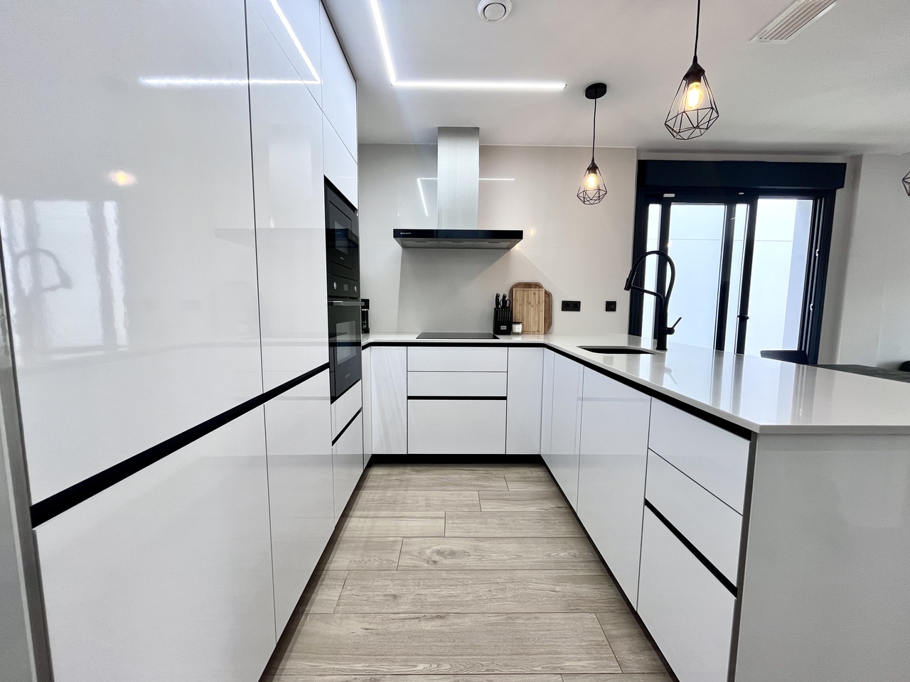 4 Bed, 3 Bath, HouseFor Sale, Playa Flamenca, Alicante