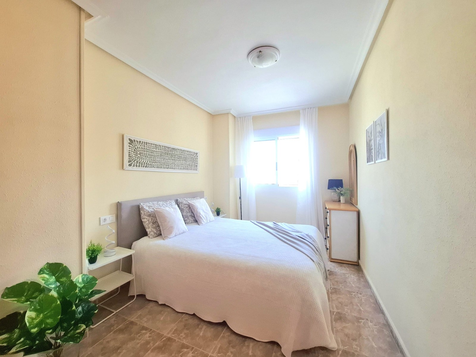 2 Bed, 1 Bath, ApartmentFor Sale, Torrevieja, Alicante 2 Bed, 1 Bath, ApartmentFor Sale, Torrevieja, Alicante
