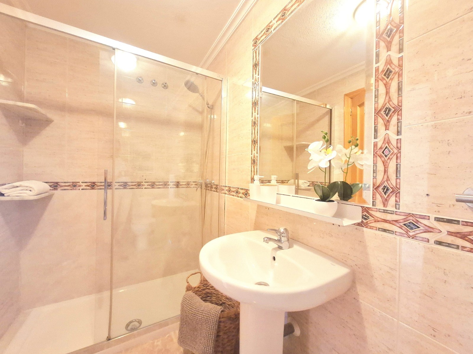 2 Bed, 1 Bath, ApartmentFor Sale, Torrevieja, Alicante 2 Bed, 1 Bath, ApartmentFor Sale, Torrevieja, Alicante
