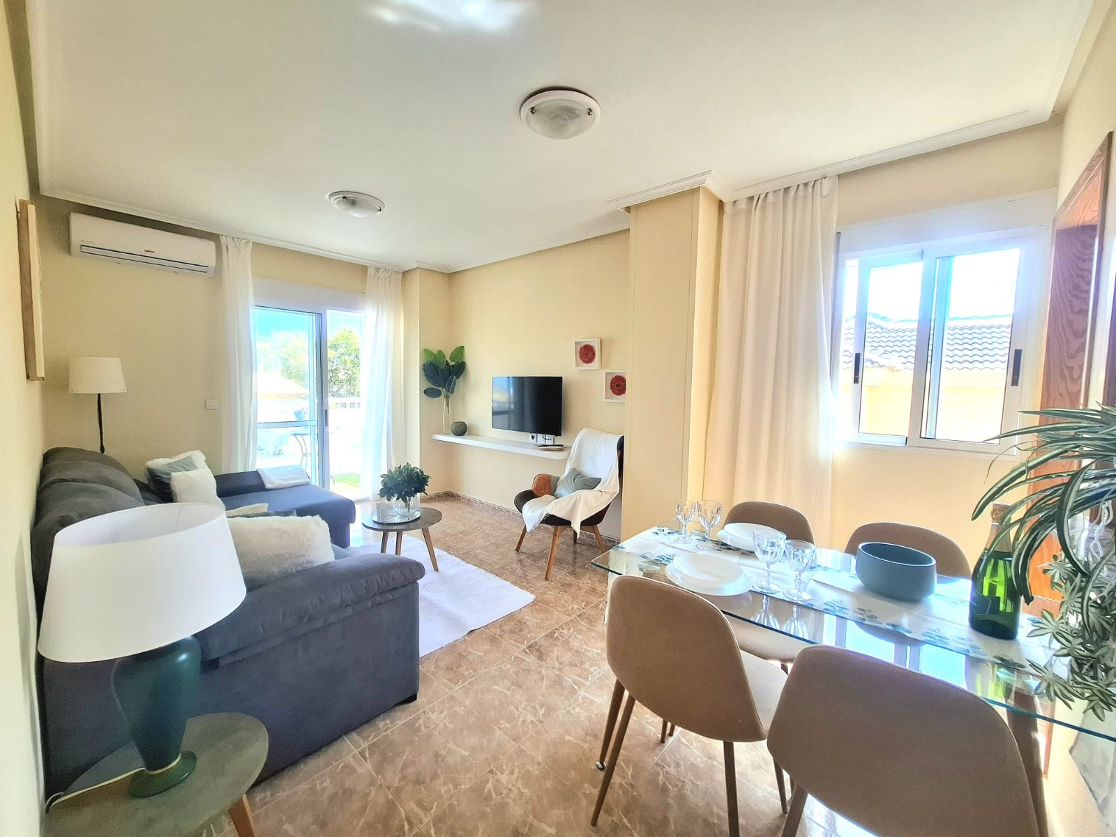 2 Bed, 1 Bath, ApartmentFor Sale, Torrevieja, Alicante 2 Bed, 1 Bath, ApartmentFor Sale, Torrevieja, Alicante