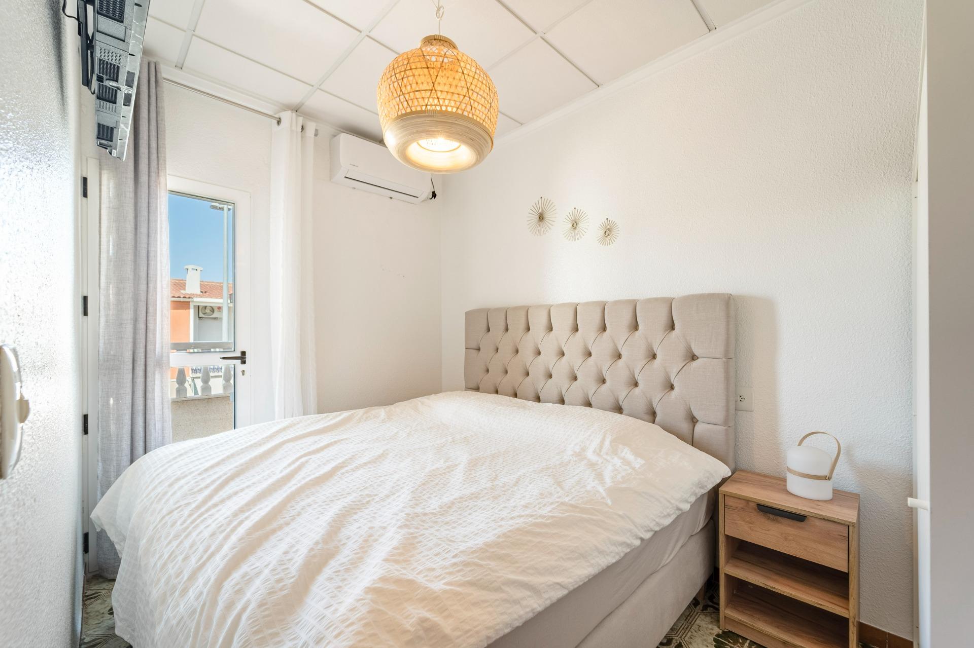 4 Bed, 2 Bath, ApartmentFor Sale, Torrevieja, Alicante