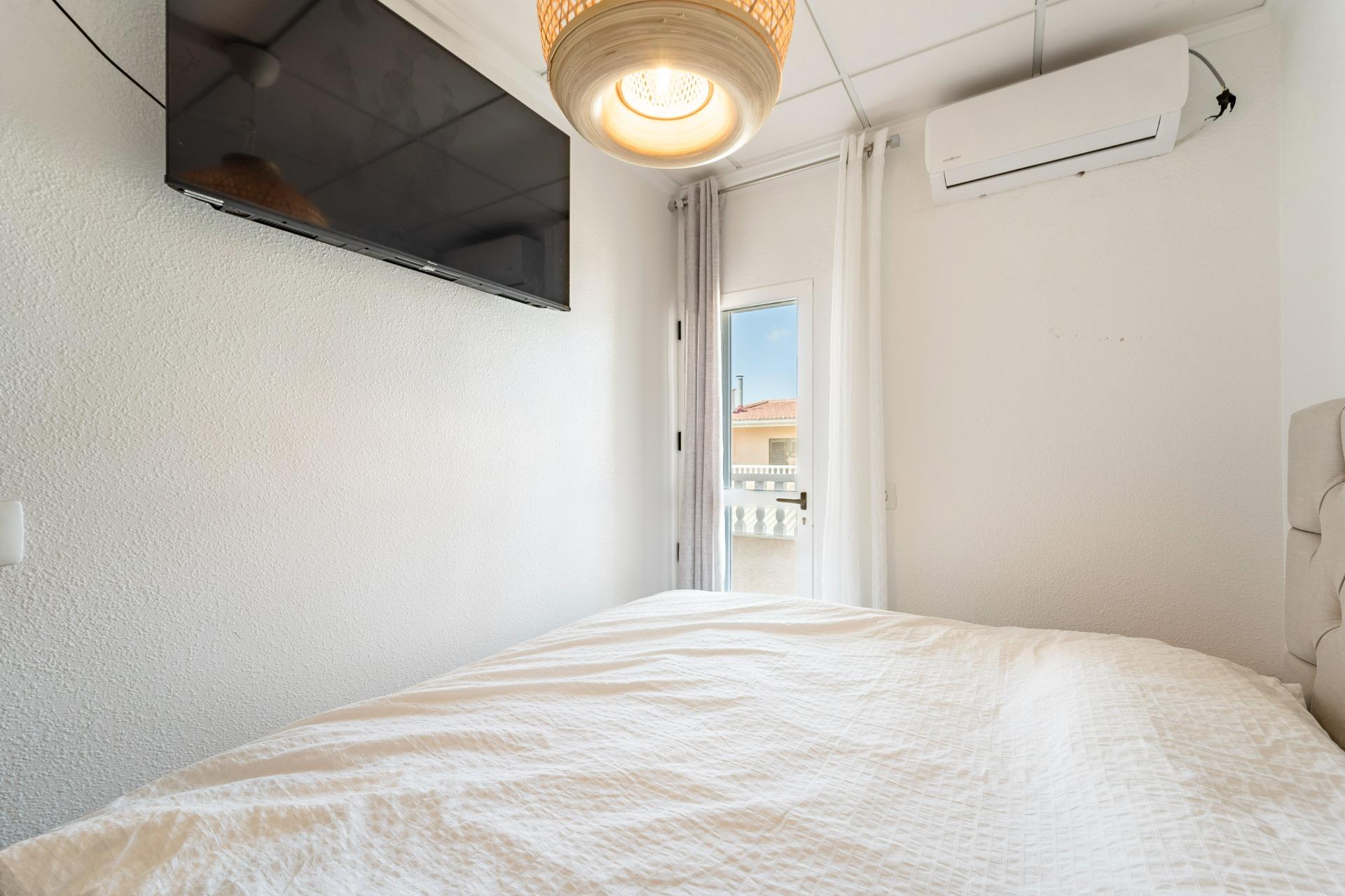 4 Bed, 2 Bath, ApartmentFor Sale, Torrevieja, Alicante