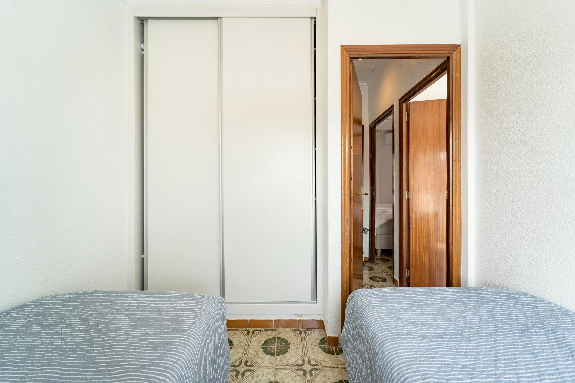 4 Bed, 2 Bath, ApartmentFor Sale, Torrevieja, Alicante