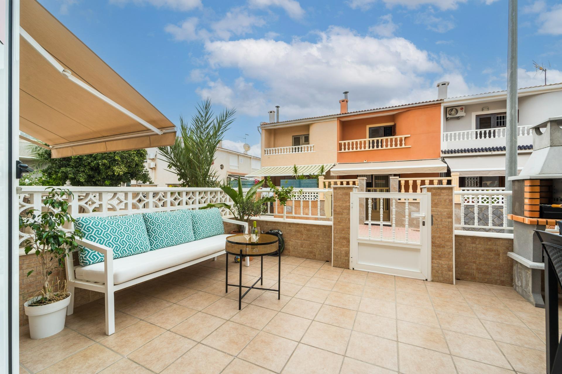 4 Bed, 2 Bath, ApartmentFor Sale, Torrevieja, Alicante