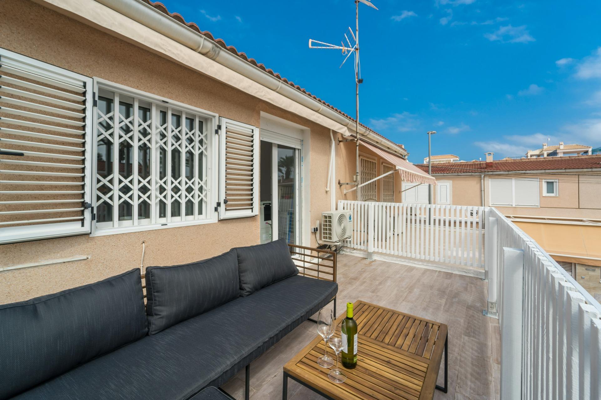 4 Bed, 2 Bath, ApartmentFor Sale, Torrevieja, Alicante