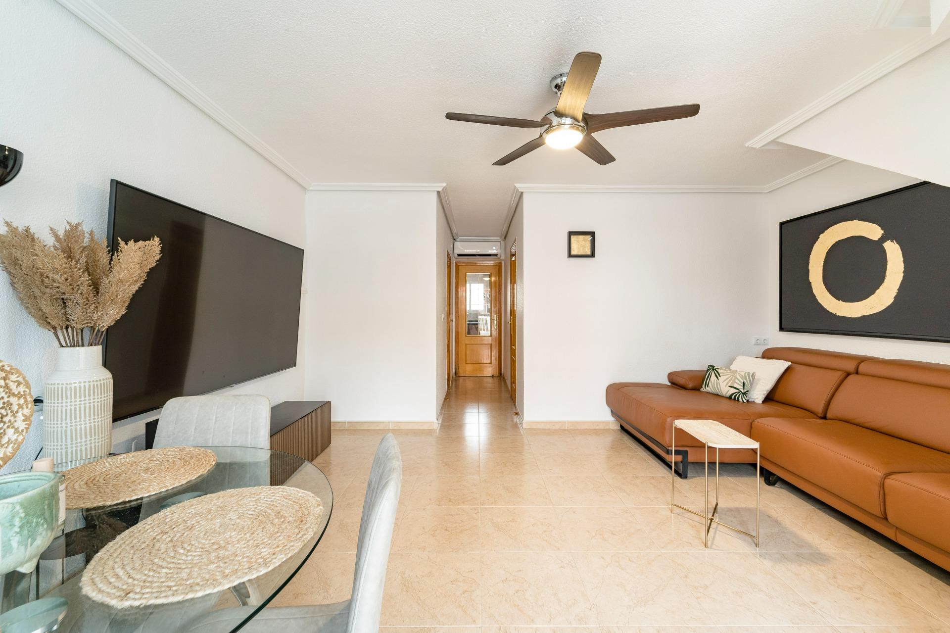 4 Bed, 2 Bath, ApartmentFor Sale, Torrevieja, Alicante