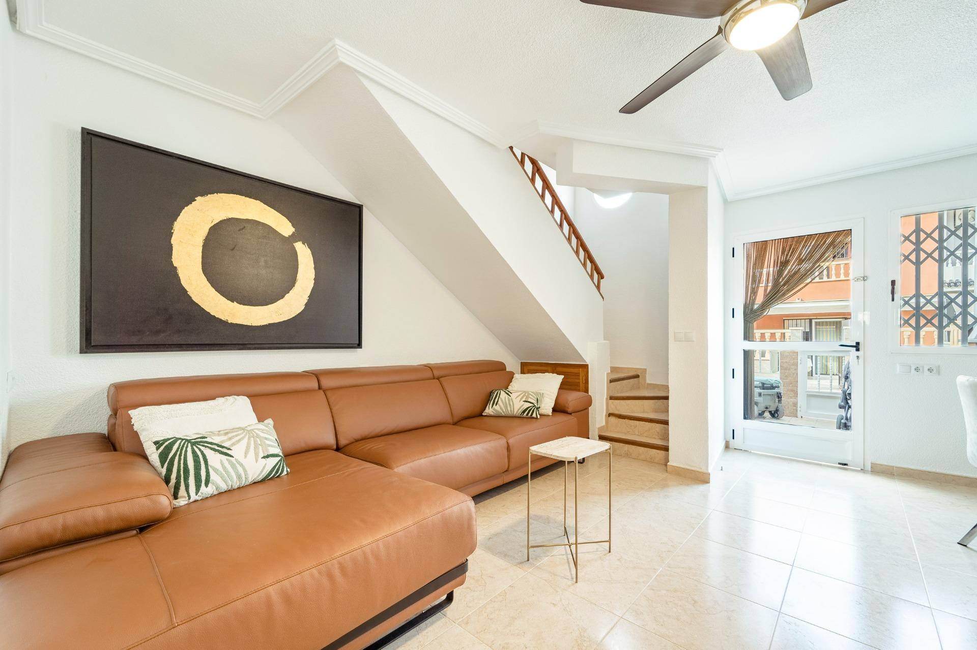 4 Bed, 2 Bath, ApartmentFor Sale, Torrevieja, Alicante