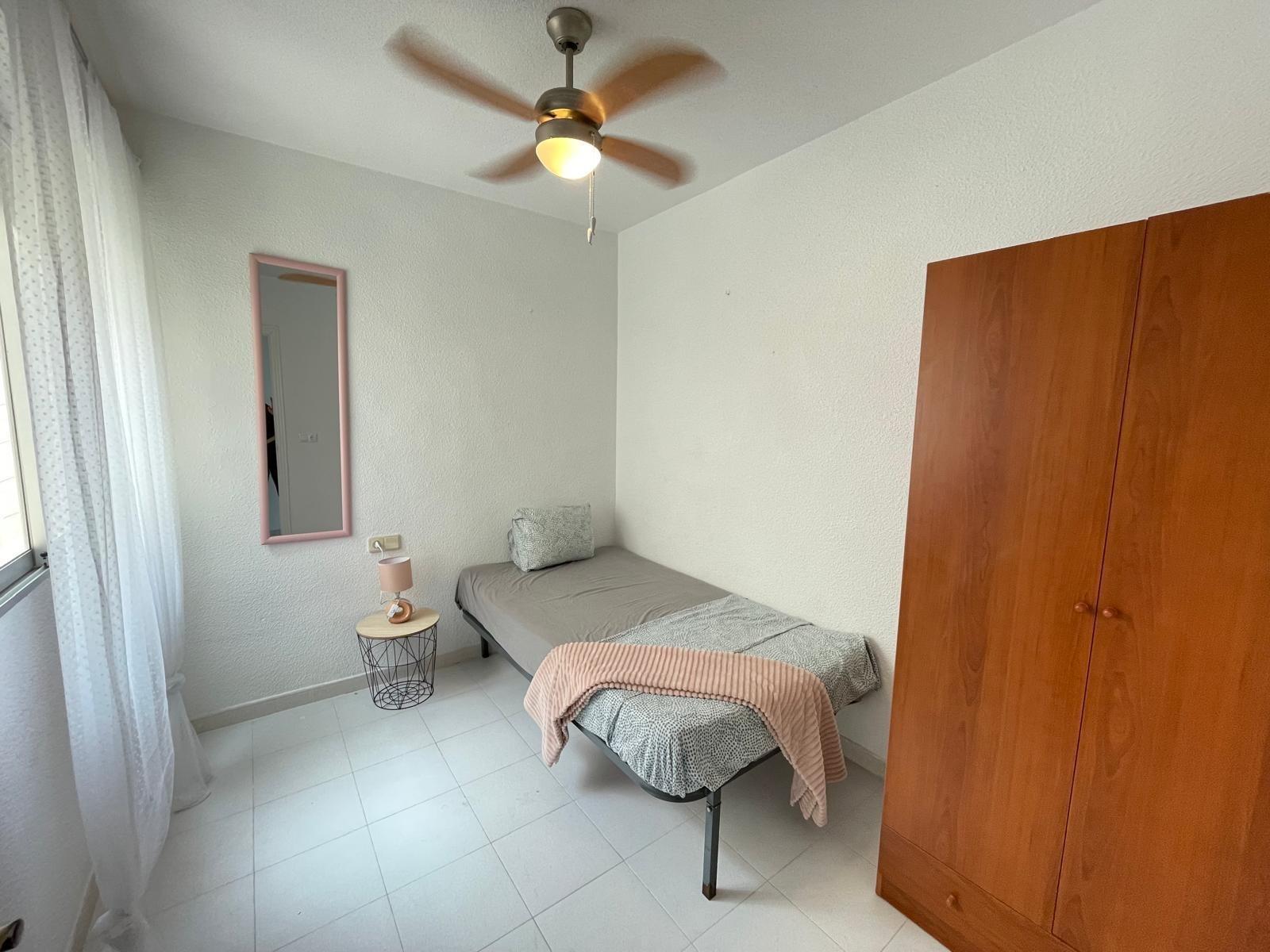 2 Bed, 1 Bath, ApartmentFor Sale, Torrevieja, Alicante