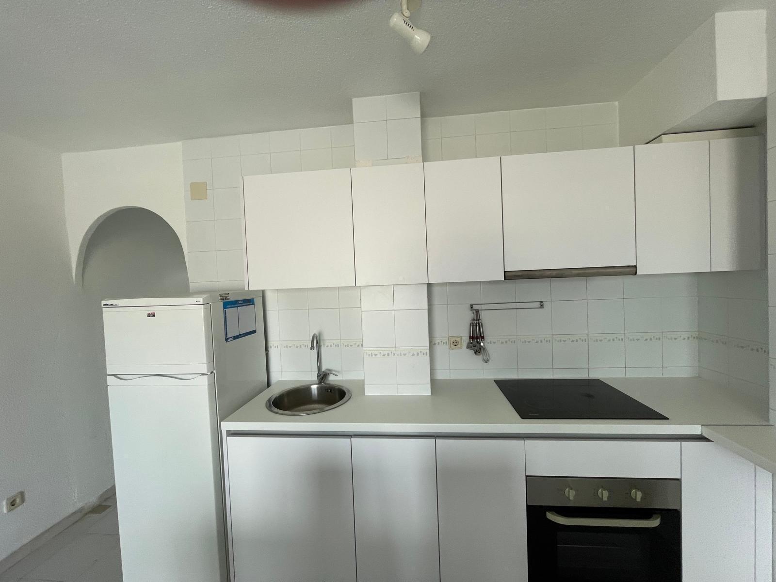 2 Bed, 1 Bath, ApartmentFor Sale, Torrevieja, Alicante