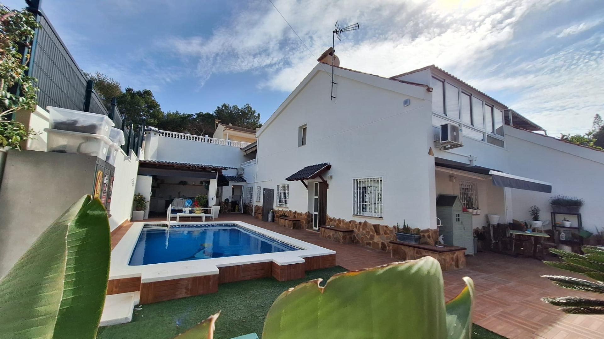 4 Bed, 3 Bath, HouseFor Sale, Torrevieja, Alicante