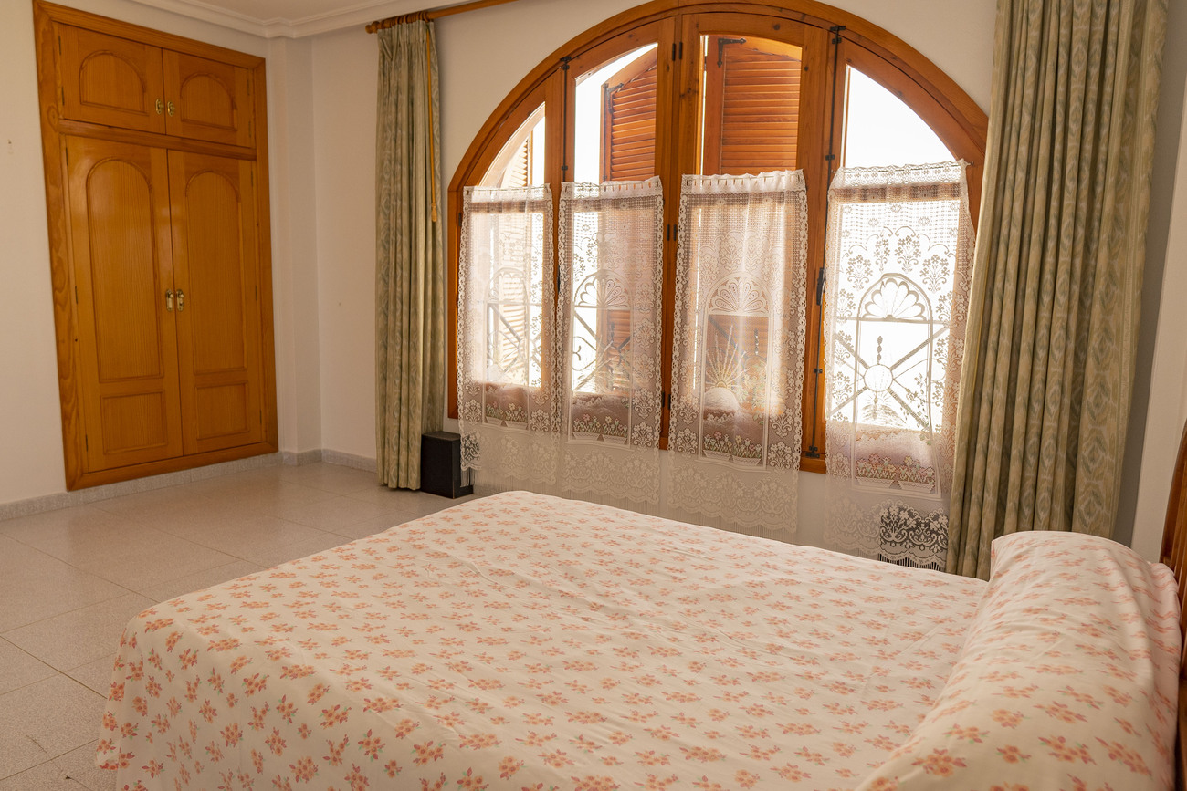 7 Bed, 4 Bath, ApartmentFor Sale, Torrevieja, Alicante