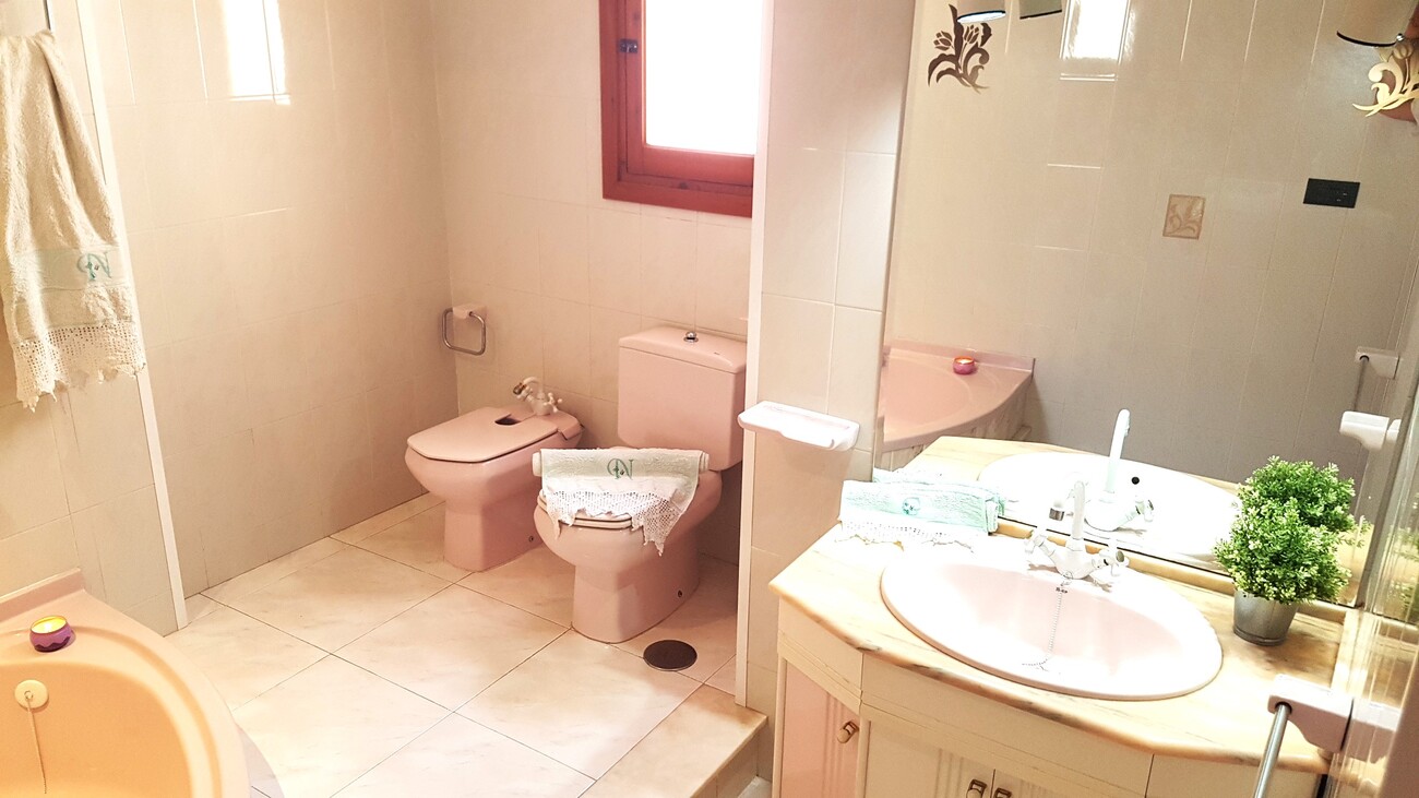 7 Bed, 4 Bath, ApartmentFor Sale, Torrevieja, Alicante