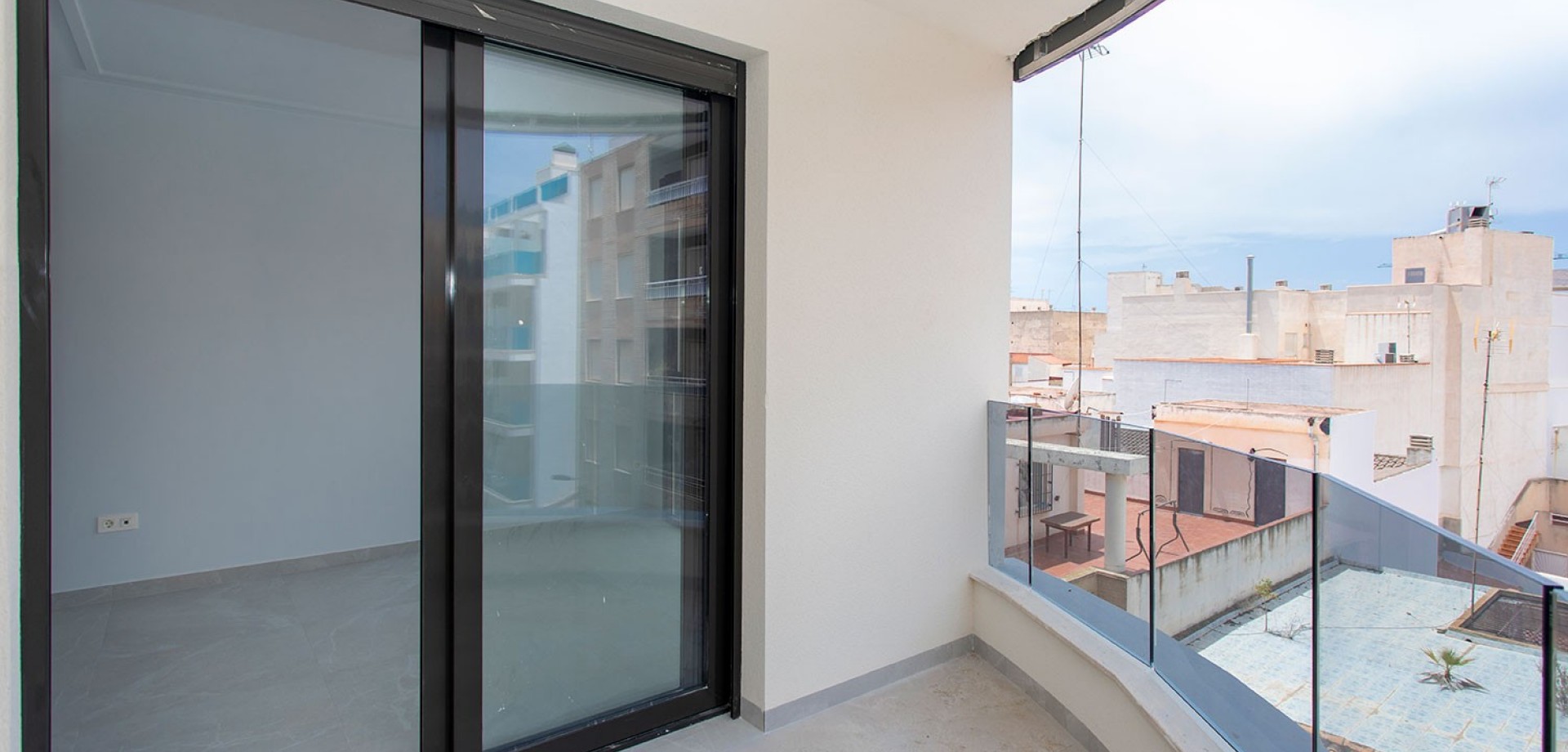 2 Bed, 2 Bath, ApartmentFor Sale, Torrevieja, Alicante 2 Bed, 2 Bath, ApartmentFor Sale, Torrevieja, Alicante