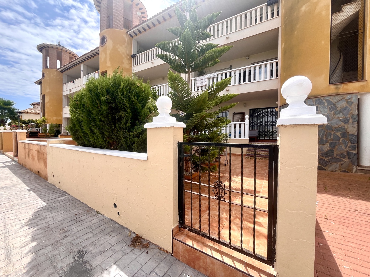 2 Bed, 1 Bath, ApartmentFor Sale, Cabo Roig, Alicante