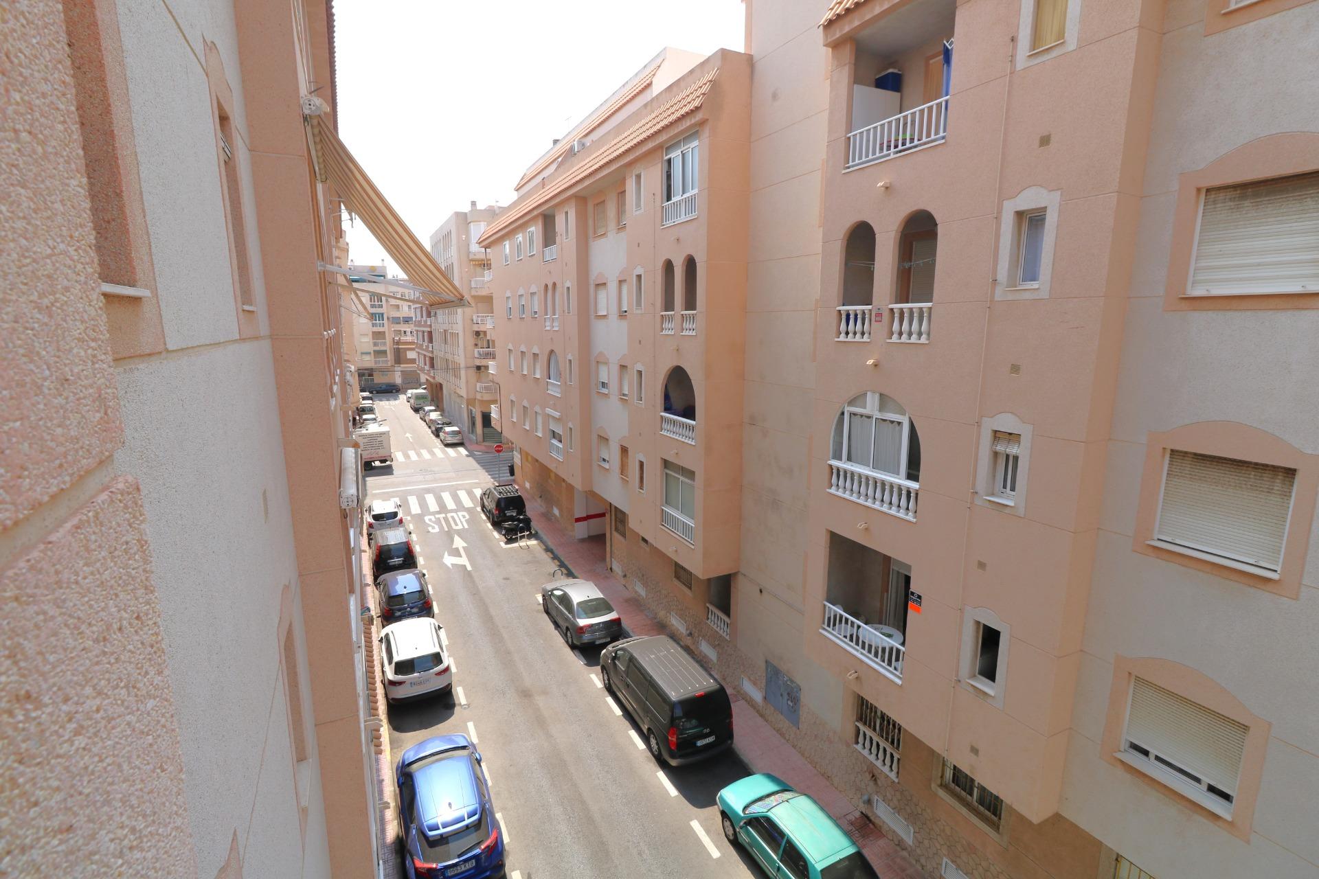 2 Bed, 1 Bath, ApartmentFor Sale, Torrevieja, Alicante